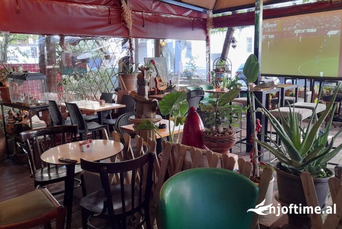 Ambiente Commerciale in Vendita 2+1 a Tirana - 50,000 Euro