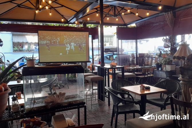 Ambiente Commerciale in Vendita 2+1 a Tirana - 50,000 Euro