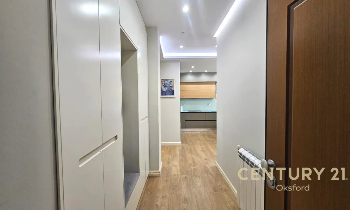 Appartamento in vendita a Tirana 2+1, Arredato