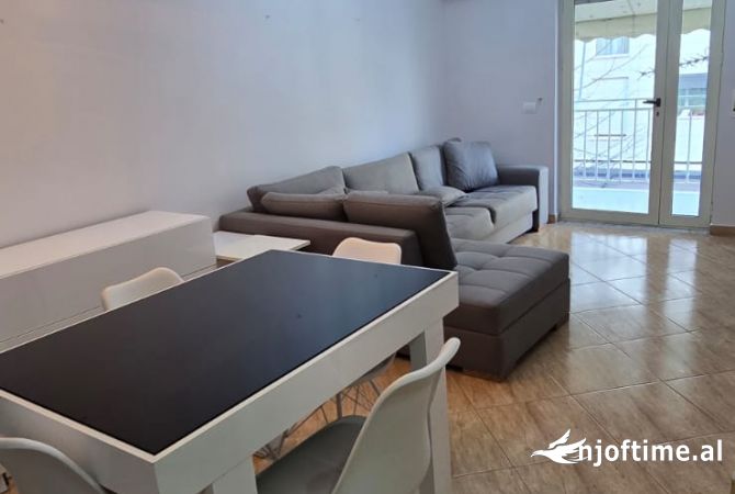 Shitet apartament 1+1 tek rruga Ndre Mjeda 