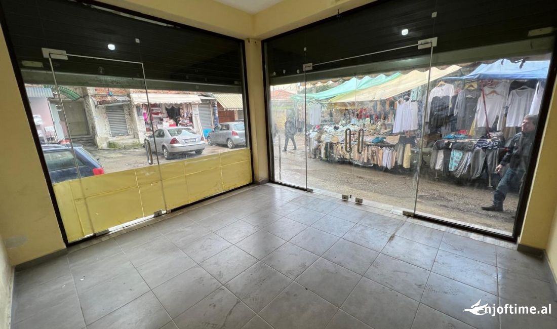 Shiten 2 dyqane te tregu Cam