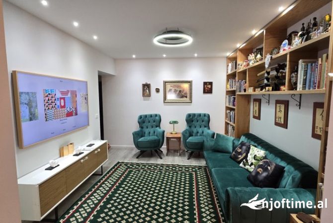 Shitet apartament 2+1 Ne Bllok