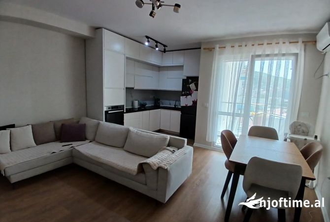 Shitet apartament 2+1 ne Selite.