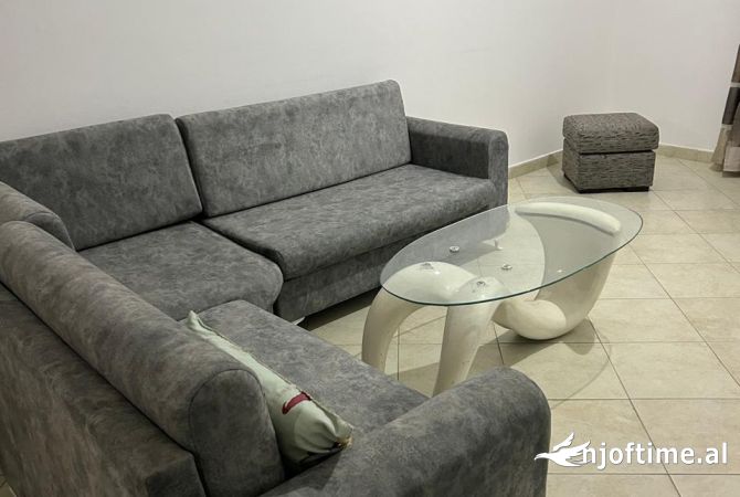 Appartamento in affitto a Tirana 2+1, Arredato