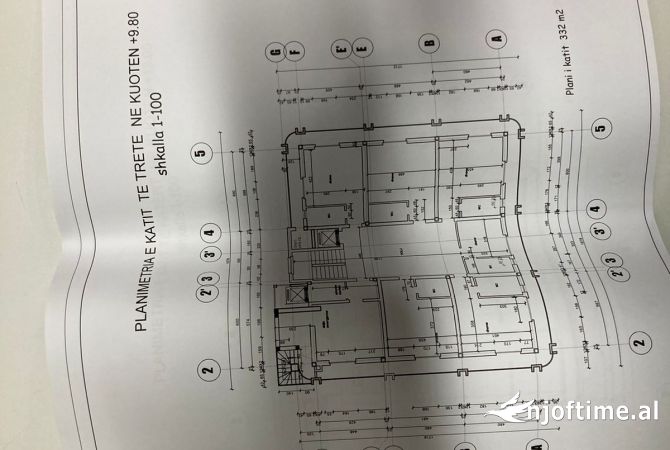 Jepet me qera Godina  5 kateshshe tek Stacioni i Fundit te Tiranes se Re 