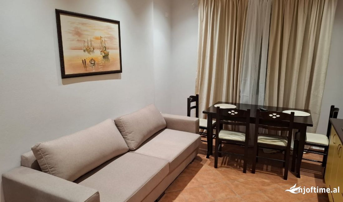 Shtepi me qera Apartament ne Tirane, 1+1, Mobilimi E mobiluar, Pagesa 40,000  Leke.