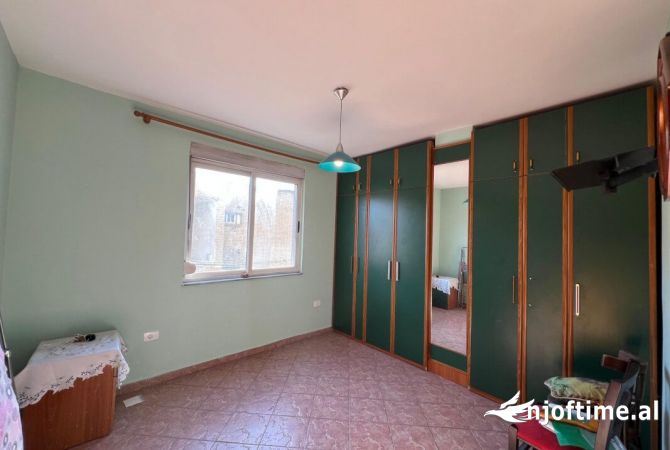 Shtepi me qera Apartament ne Tirane, 2+1, Mobilimi E mobiluar, Pagesa 58,000  Leke.