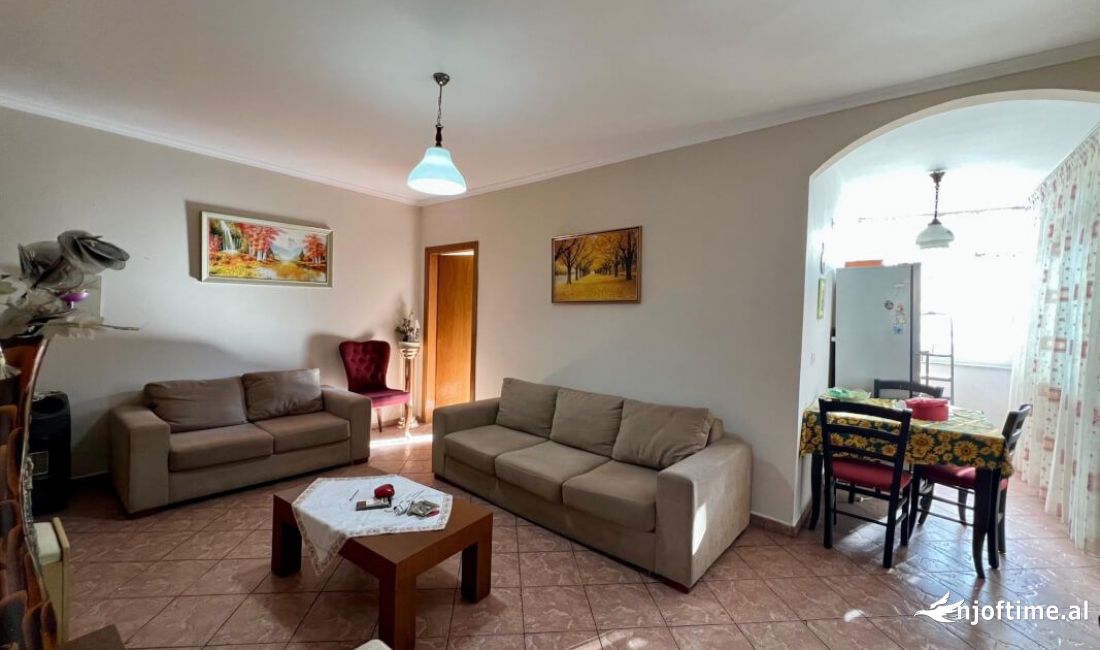 Shtepi me qera Apartament ne Tirane, 2+1, Mobilimi E mobiluar, Pagesa 58,000  Leke.