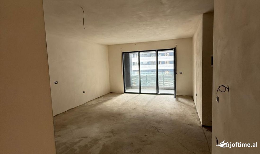Shtepi ne shitje Apartament ne Tirane, 2+1, Mobilimi Bosh, pa mobiluar, Pagesa 172,000  Euro.