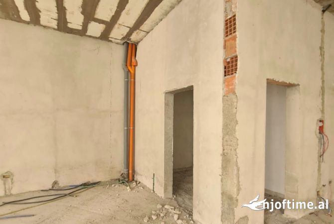 Ambient biznesi ne shitje 1+1 ne Tirane - 198,000 Euro