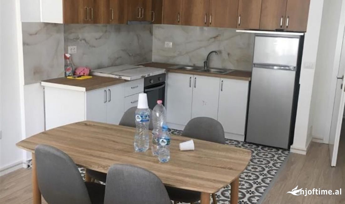 Shtepi me qera Apartament ne Tirane, 1+1, Mobilimi E mobiluar, Pagesa 500  Euro.
