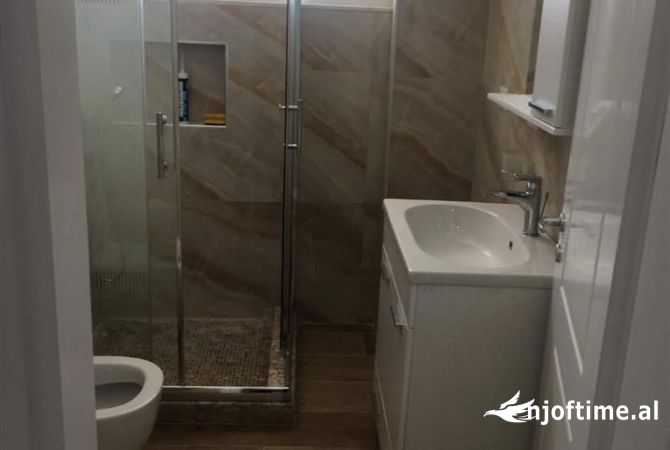 Shtepi me qera Apartament ne Tirane, 1+1, Mobilimi E mobiluar, Pagesa 500  Euro.
