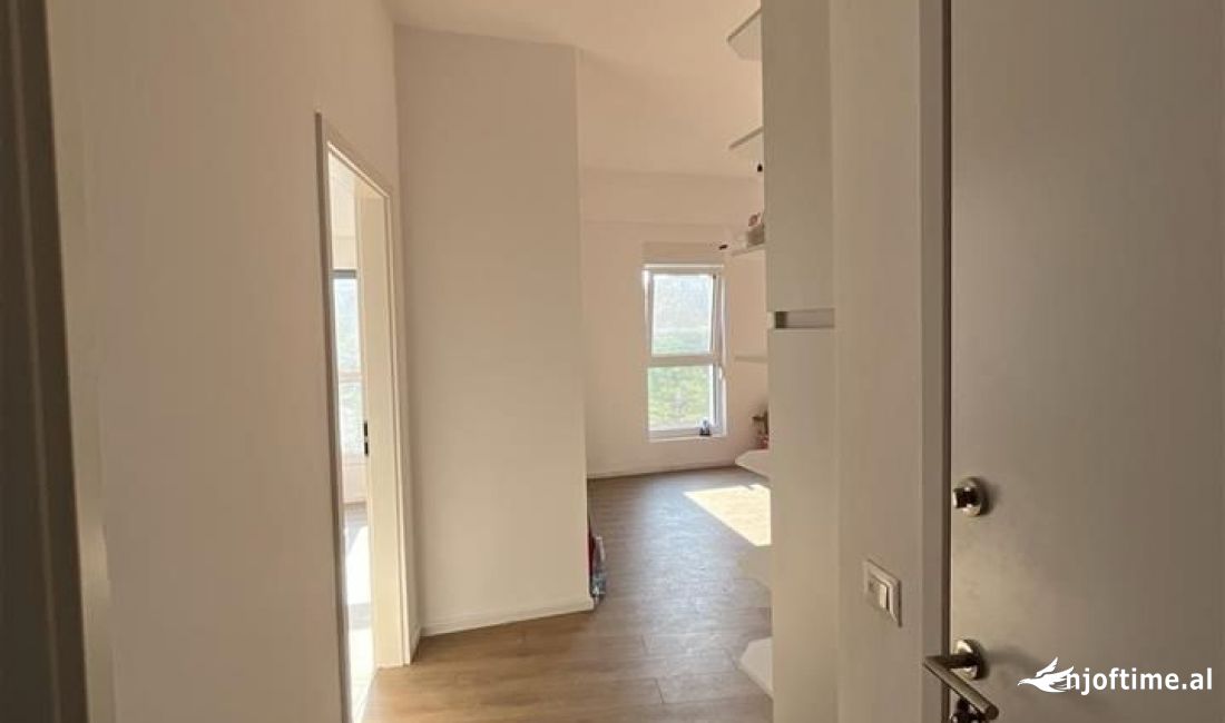 Shtepi ne shitje Apartament ne Tirane, 2+1, Mobilimi Bosh, pa mobiluar, Pagesa 110,000  Euro.