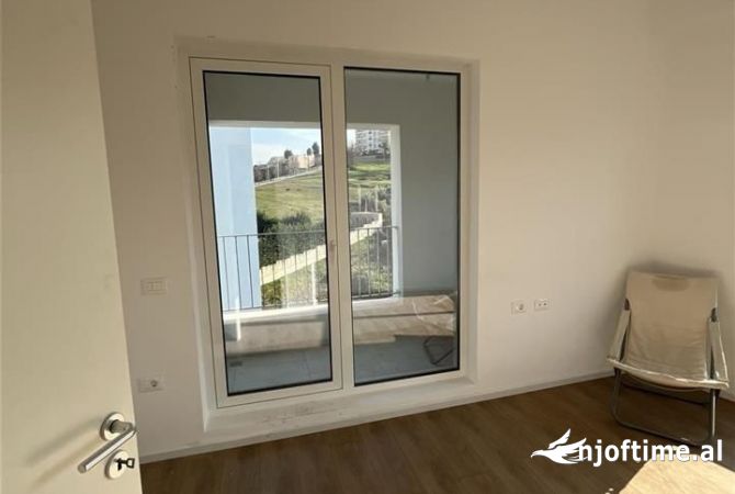 Shtepi ne shitje Apartament ne Tirane, 2+1, Mobilimi Bosh, pa mobiluar, Pagesa 110,000  Euro.