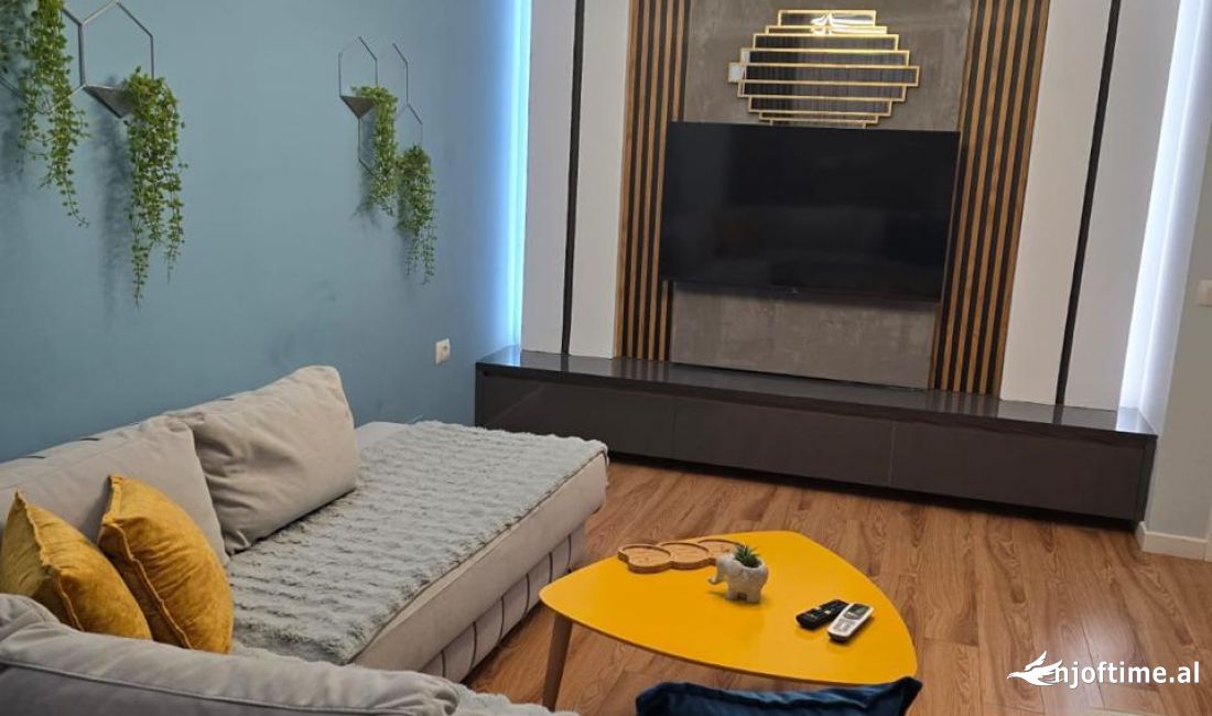 Shtepi me qera Apartament ne Tirane, 2+1, Mobilimi E mobiluar, Pagesa 700  Euro.