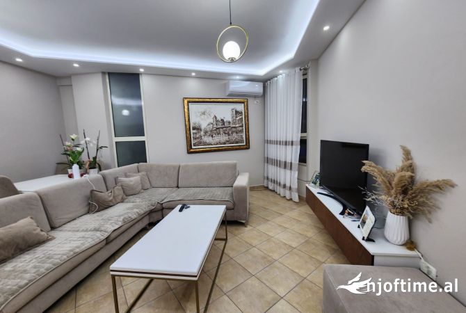 Shitet apartament 1+1 ne shkoze prane News 24.