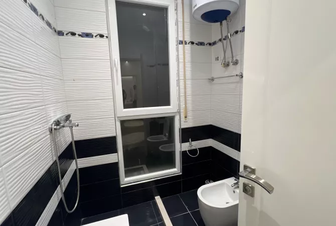 Shtepi ne shitje Apartament ne Tirane, 2+1, Mobilimi E mobiluar, Pagesa 285,000  Euro.