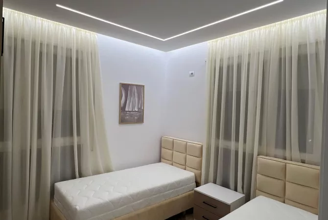 Shtepi ne shitje Apartament ne Tirane, 2+1, Mobilimi E mobiluar, Pagesa 285,000  Euro.