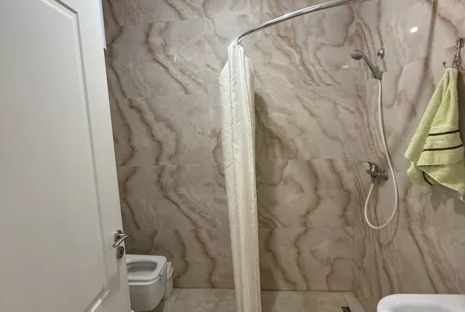 Shtepi me qera Apartament ne Tirane, 1+1, Mobilimi E mobiluar, Pagesa 500  Euro.