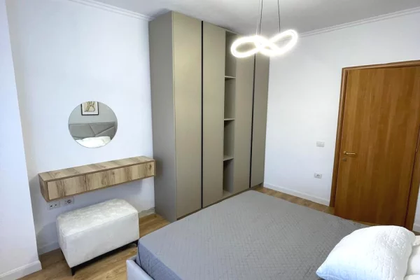 Shtepi ne shitje Apartament ne Tirane, 1+1, Mobilimi E mobiluar, Pagesa 109,000  Euro.