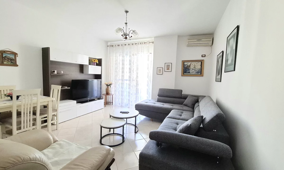 Shtepi me qera Apartament ne Tirane, 2+1, Mobilimi E mobiluar, Pagesa 50,000  Leke.