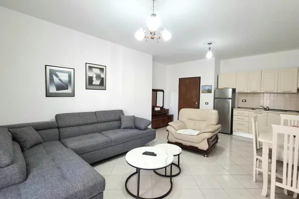 Shtepi me qera Apartament ne Tirane, 2+1, Mobilimi E mobiluar, Pagesa 50,000  Leke.