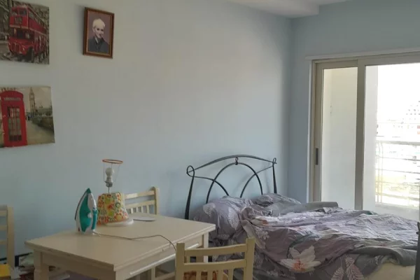 Shtepi ne shitje Apartament ne Tirane, Garsoniere, Mobilimi E mobiluar, Pagesa 92,000,000  Leke.