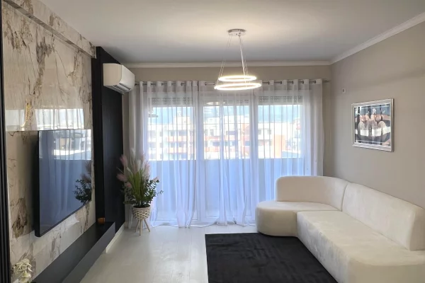 Shtepi ne shitje Apartament ne Tirane, 2+1, Mobilimi E mobiluar, Pagesa 155,000  Euro.