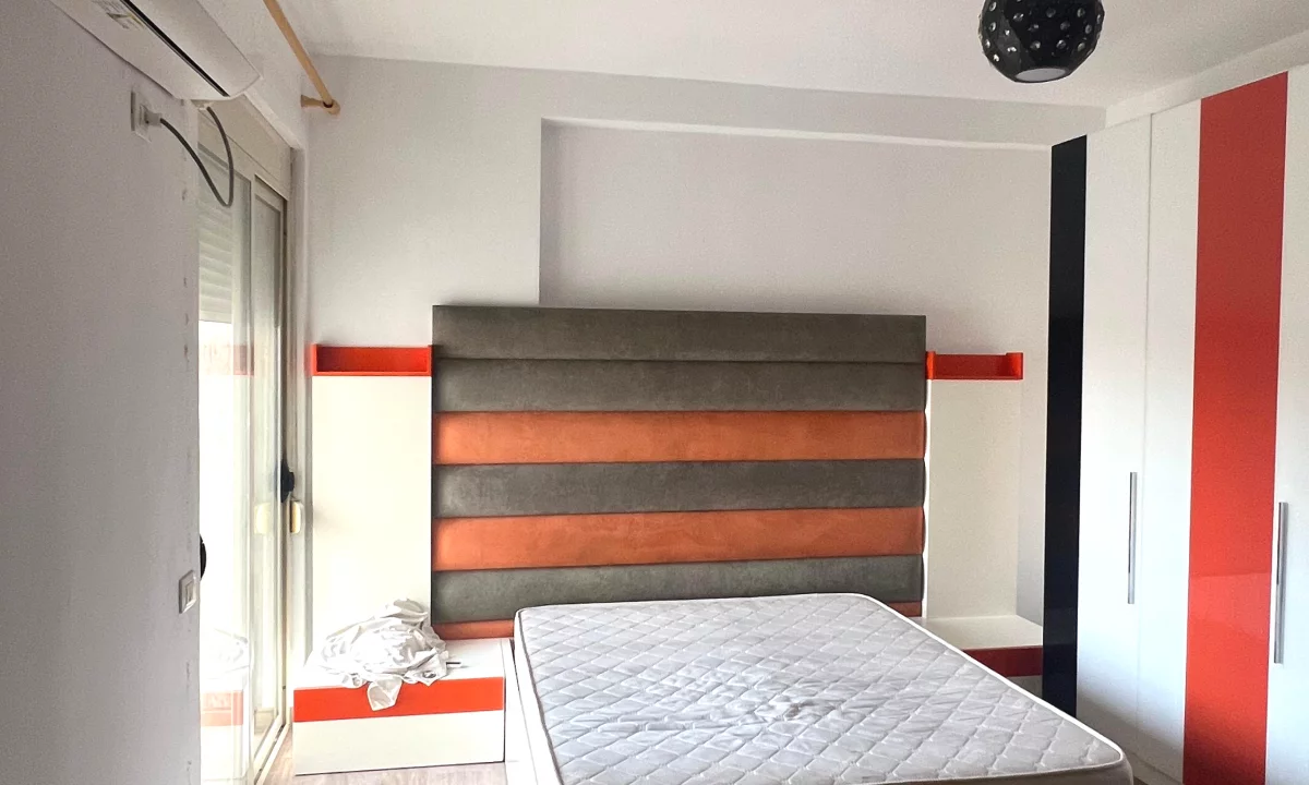 Shtepi me qera Apartament ne Tirane, 2+1, Mobilimi E mobiluar, Pagesa 500  Euro.