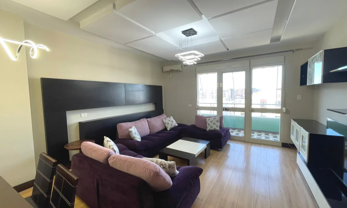 Shtepi ne shitje Apartament ne Tirane, 2+1, Mobilimi E mobiluar, Pagesa 157,000  Euro.