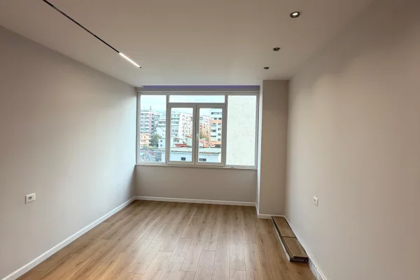 Appartamento in vendita a Tirana 1+1, Vuoto