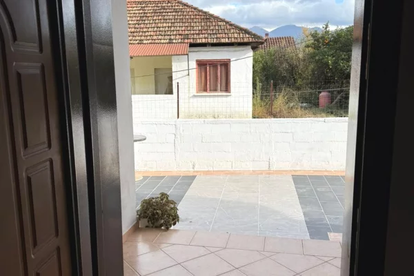 Shtepi ne shitje Shtepi Private ne Tirane, 2+1, Mobilimi E mobiluar, Pagesa 215,000  Euro.