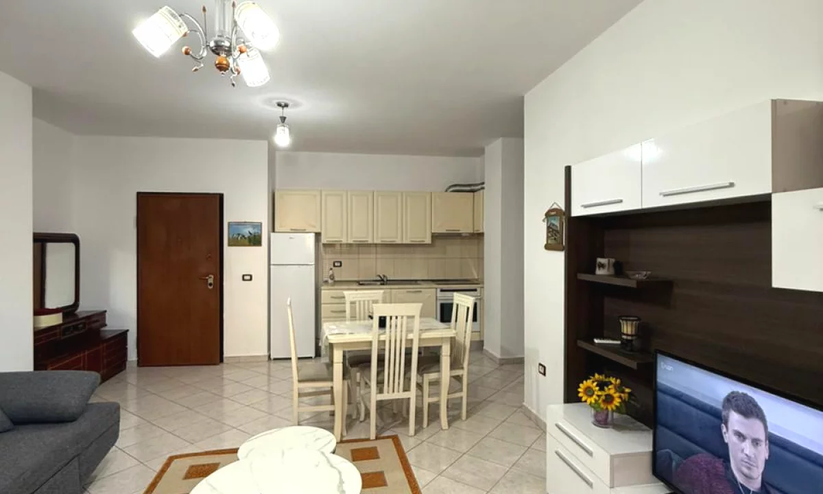 Shtepi me qera Apartament ne Tirane, 2+1, Mobilimi E mobiluar, Pagesa 50,000  Leke.