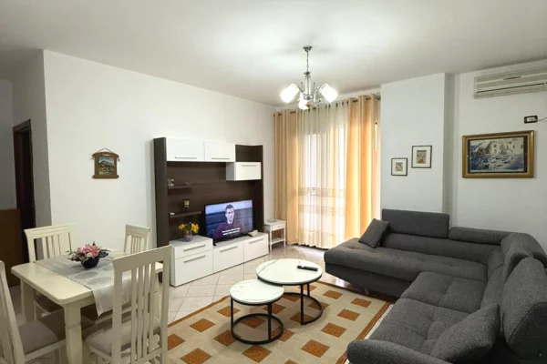Shtepi me qera Apartament ne Tirane, 2+1, Mobilimi E mobiluar, Pagesa 50,000  Leke.