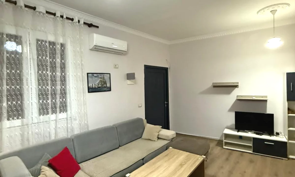 Shtepi me qera Apartament ne Tirane, 2+1, Mobilimi E mobiluar, Pagesa 45,000  Leke.