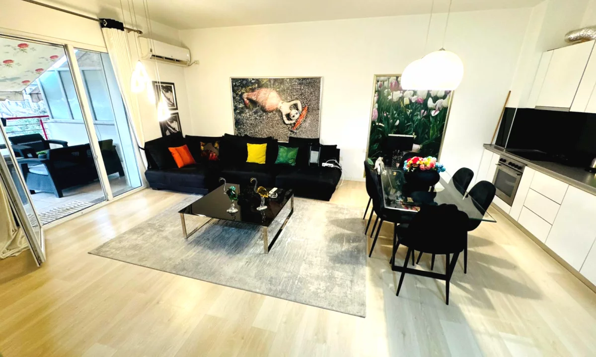 Shtepi ne shitje Apartament ne Tirane, 2+1, Mobilimi E mobiluar, Pagesa 188,000  Euro.