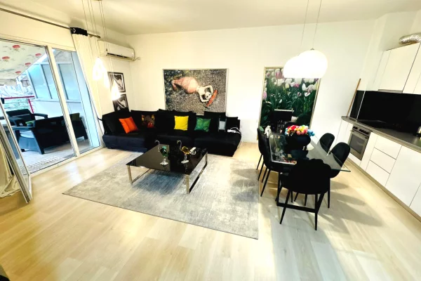 Shtepi ne shitje Apartament ne Tirane, 2+1, Mobilimi E mobiluar, Pagesa 188,000  Euro.