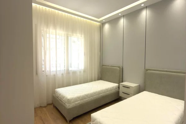 Shtepi ne shitje Apartament ne Tirane, 2+1, Mobilimi E mobiluar, Pagesa 21,500,000  Leke.