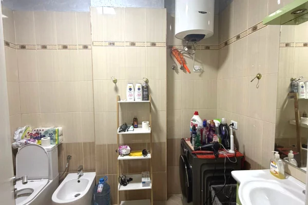 Shtepi me qera Apartament ne Tirane, 1+1, Mobilimi E mobiluar, Pagesa 42,000  Leke.