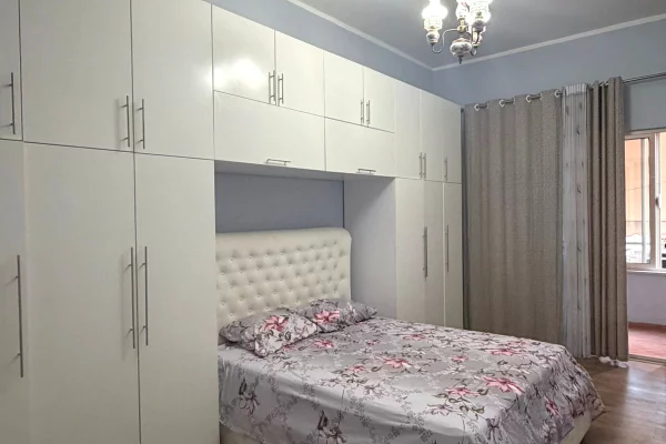 Shtepi me qera Apartament ne Tirane, 1+1, Mobilimi E mobiluar, Pagesa 42,000  Leke.