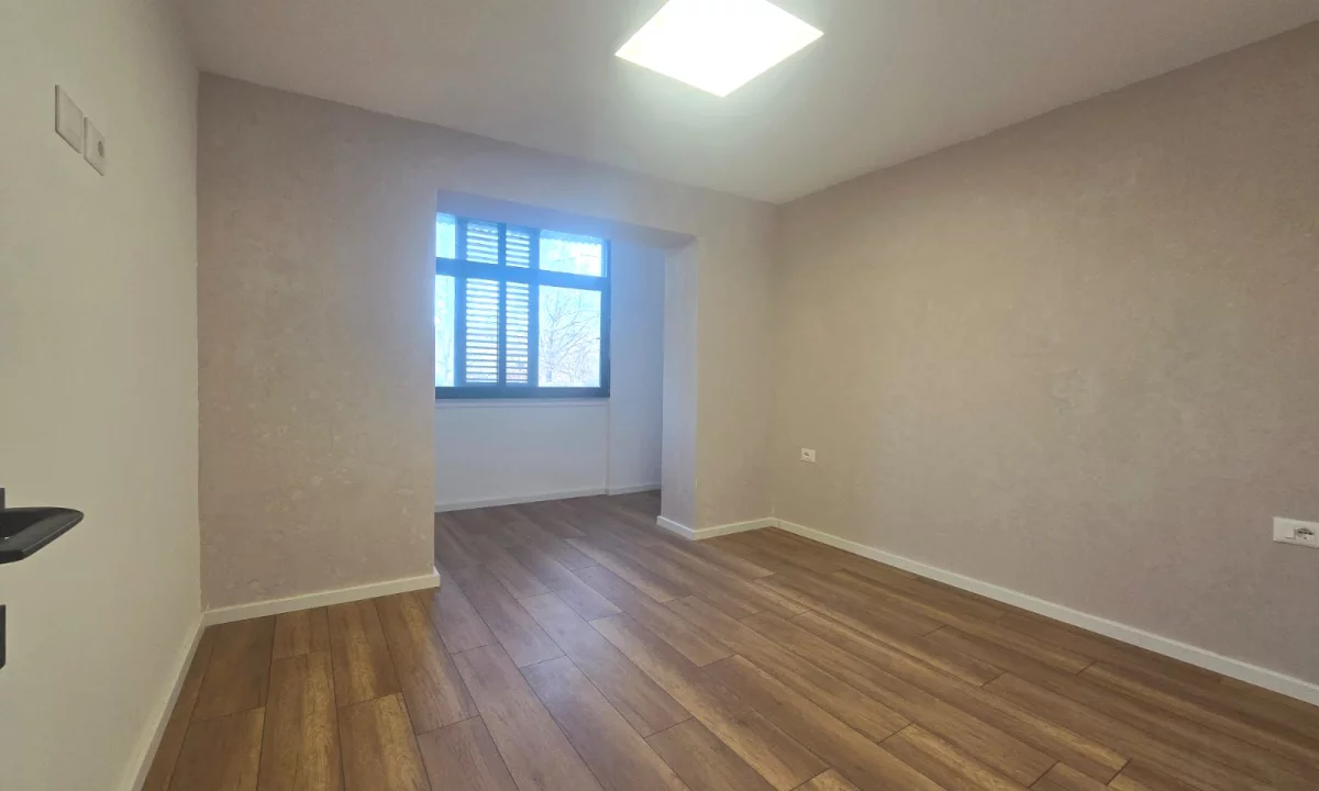 Shtepi me qera Apartament ne Tirane, 2+1, Mobilimi Bosh, pa mobiluar, Pagesa 800  Euro.