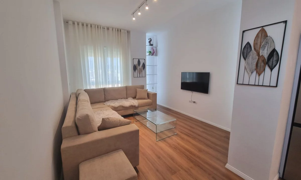 Shtepi me qera Apartament ne Tirane, 1+1, Mobilimi E mobiluar, Pagesa 90,000  Leke.