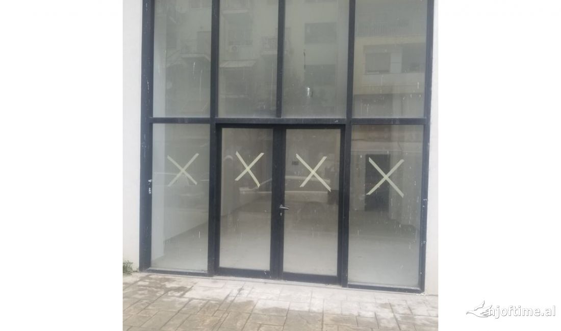 Ambjent komercial per shitje