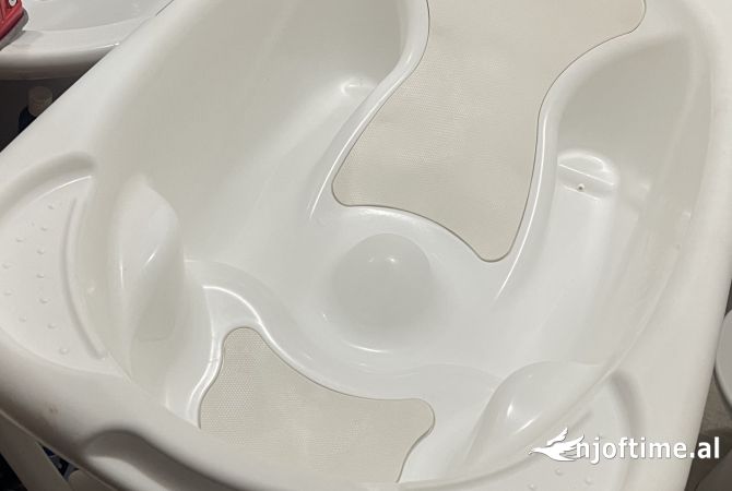 Veshje dhe Aksesor per Femije ne Tirane - 2,500 Leke