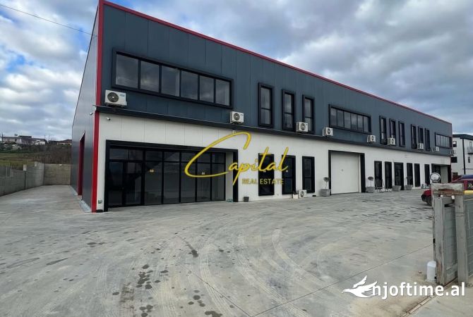 Ambiente Commerciale in Affitto 4+1 a Tirana - 3,000 Euro
