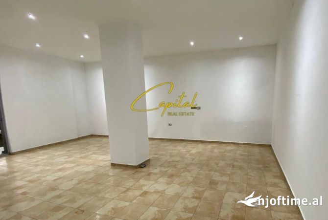 Ambiente Commerciale in Affitto 1+1 a Tirana - 350 Dollar