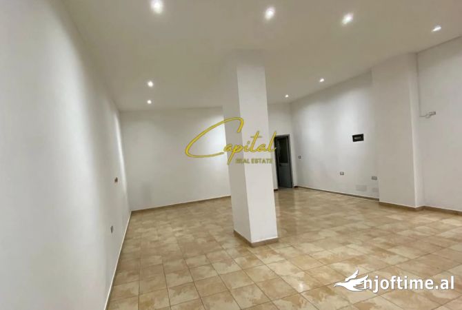 Ambiente Commerciale in Affitto 1+1 a Tirana - 350 Dollar