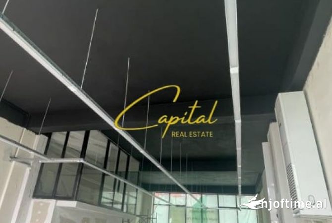 Ambiente Commerciale in Affitto 1+1 a Tirana - 1,300 Euro