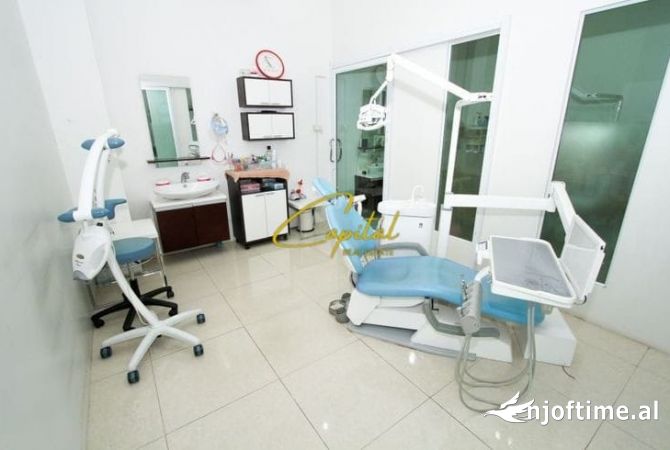 Ambiente Commerciale in Affitto 1+1 a Tirana - 790 Euro