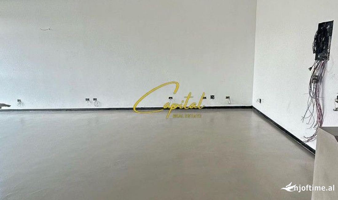 AMBIENT BIZNESI ME QERA 110 M2 QENDER 700 EURO